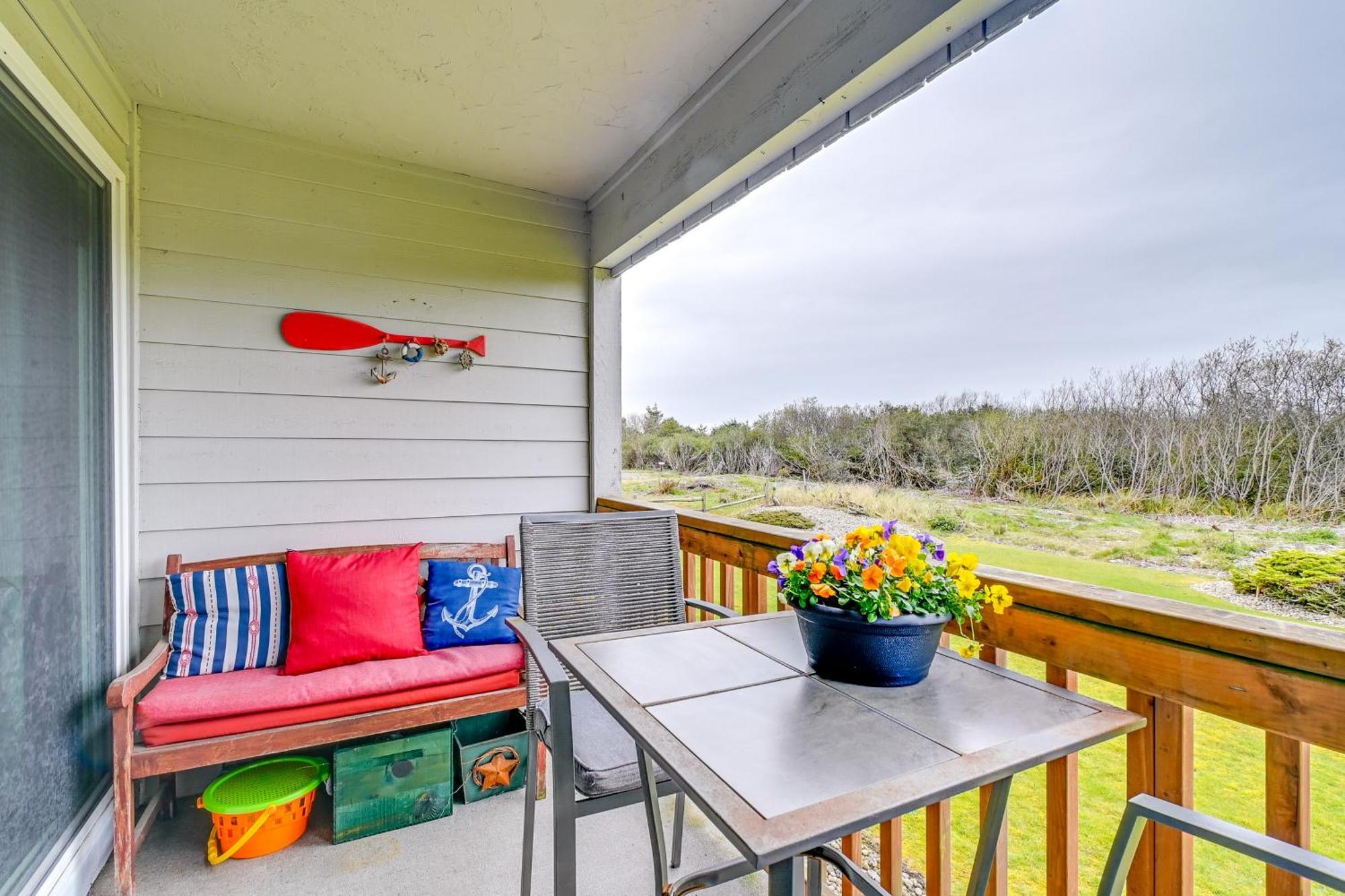 Ocean Shores Condo With Balcony Less Than 1 Mi To Beach! Eksteriør billede